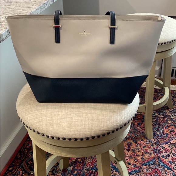 Genuine Kate Spade Handbag - Picture 4 of 9